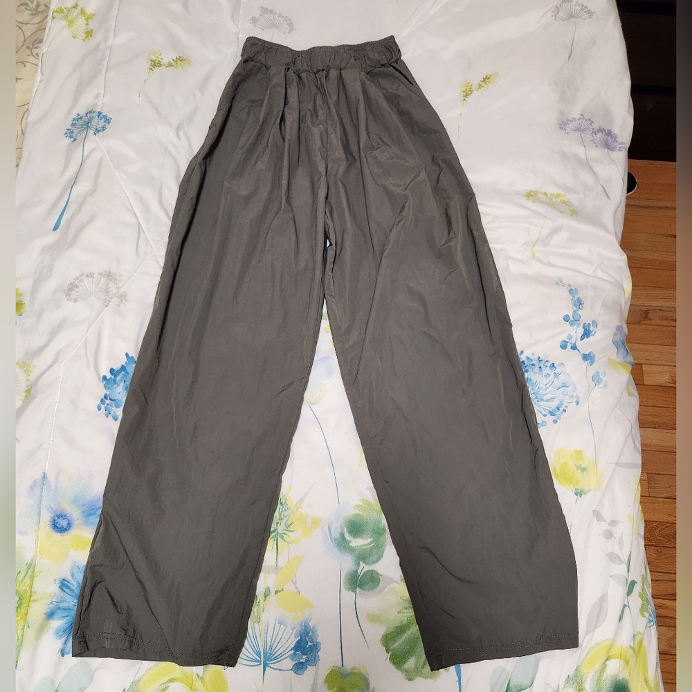 2/$15 Light weight wide leg pants